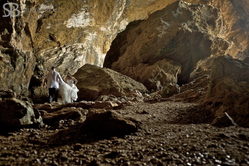 trash-the-dress-cueva_BZM4137 reportaje trash the dress la cueva