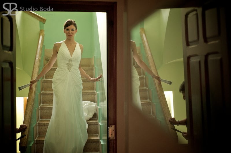 Novia en la escalera