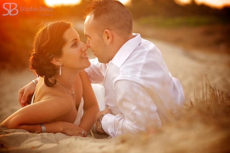 retrato original novios atardecer