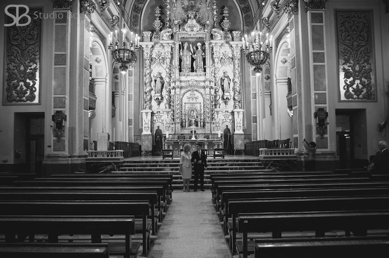 reportaje boda ruzafa novio en  la Iglesia de San Valero