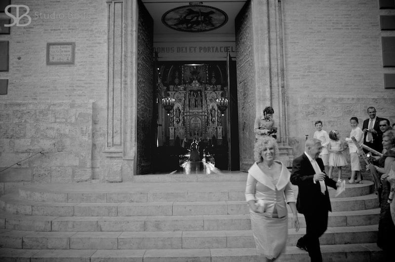 boda ruzafa salida novios iglesia
