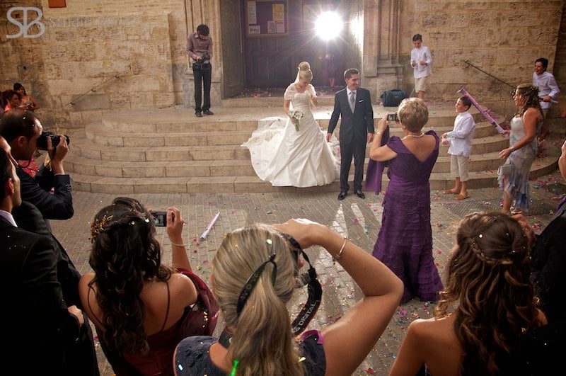 reportaje boda ruzafa frente iglesia