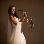 Novia y Saxofono
