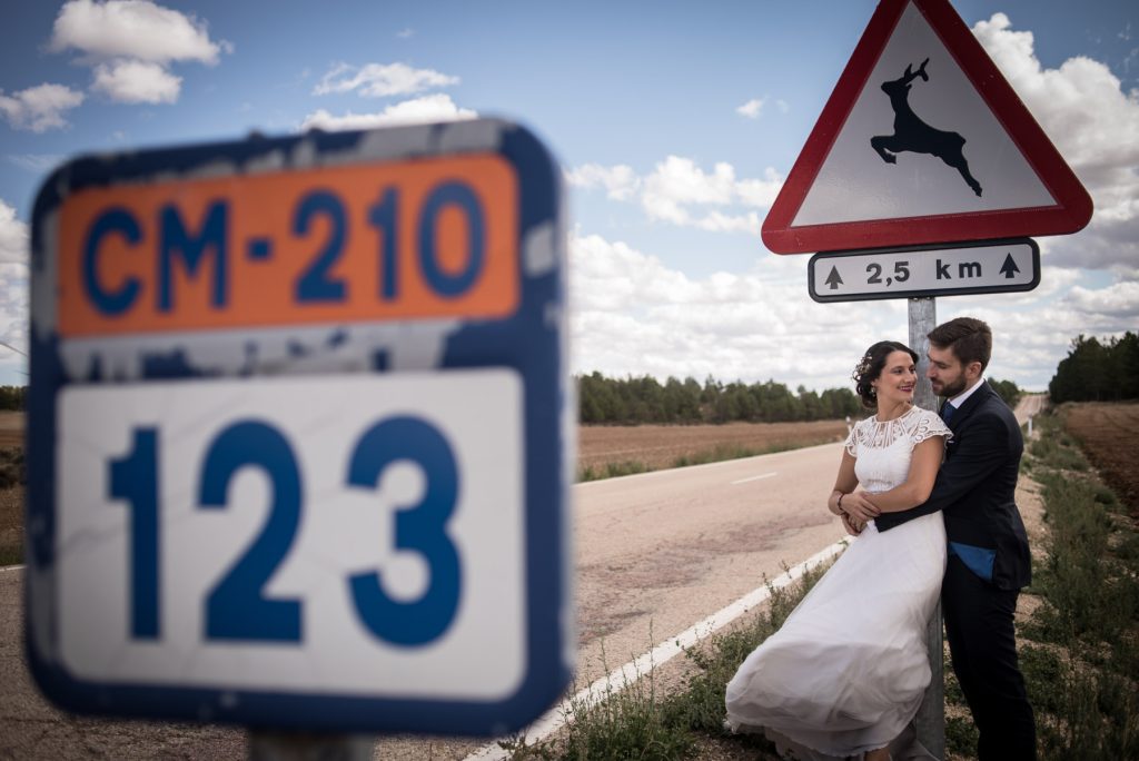 novios en la carretera