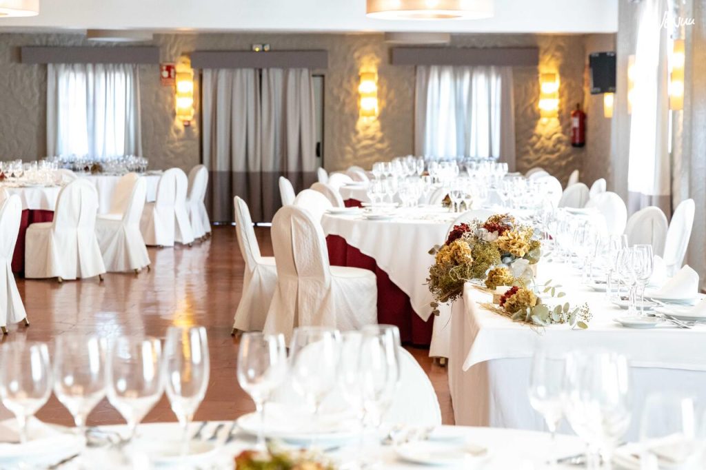 Hotel La Carreta, salón para bodas con alojamiento y todos los servicios en Chiva, Valencia.