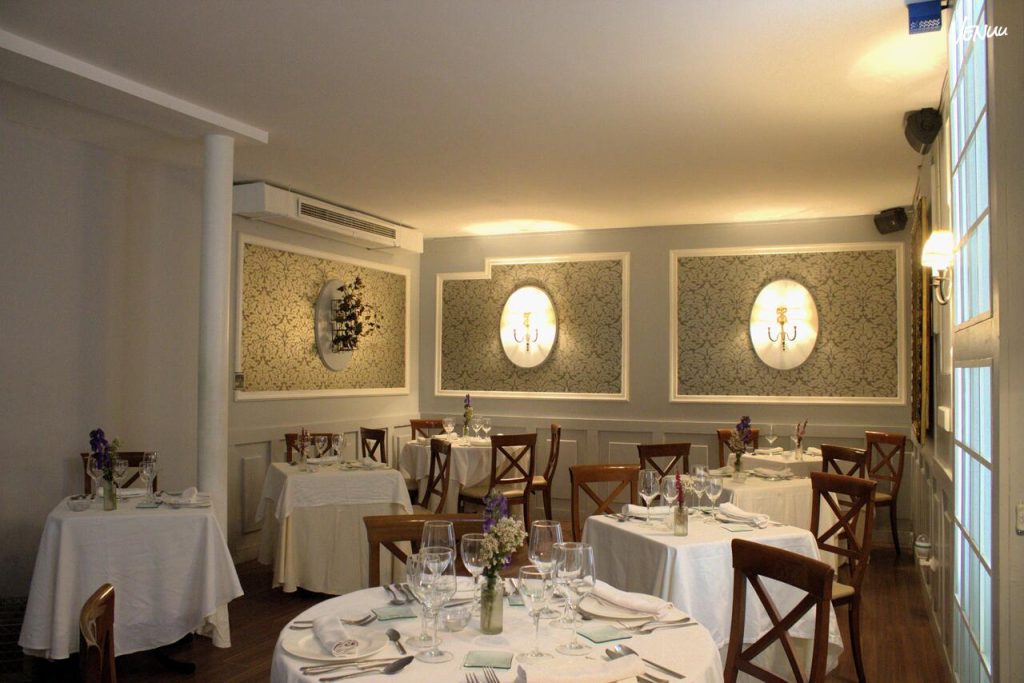 La Favorita Madrid, restaurante clásico con música en vivo para bodas pequeñas con encanto.