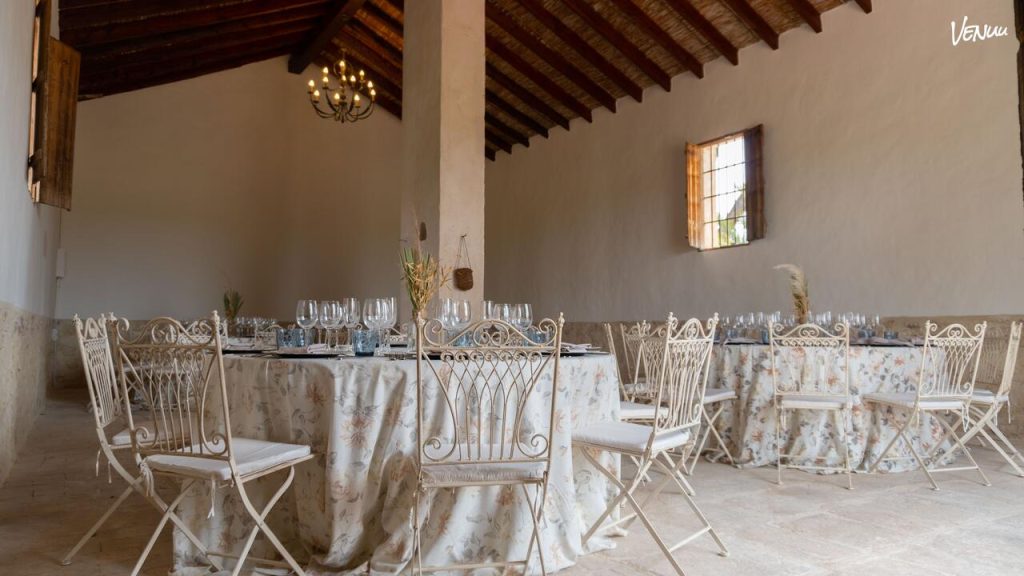 Almacén del Huerto, salón rústico con historia en Elche para bodas íntimas entre naturaleza y tradición.
